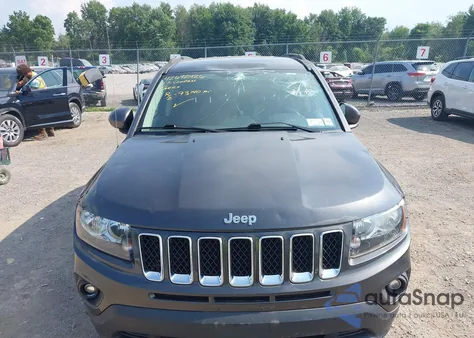 2017 Jeep Compass Latitude Fwd z USA, uszkodzony, nr VIN 1C4NJCEA5HD151605
